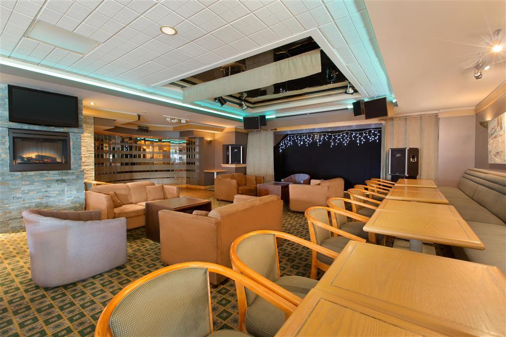 Coast Plaza Hotel And Suites Vancouver Restaurant photo
