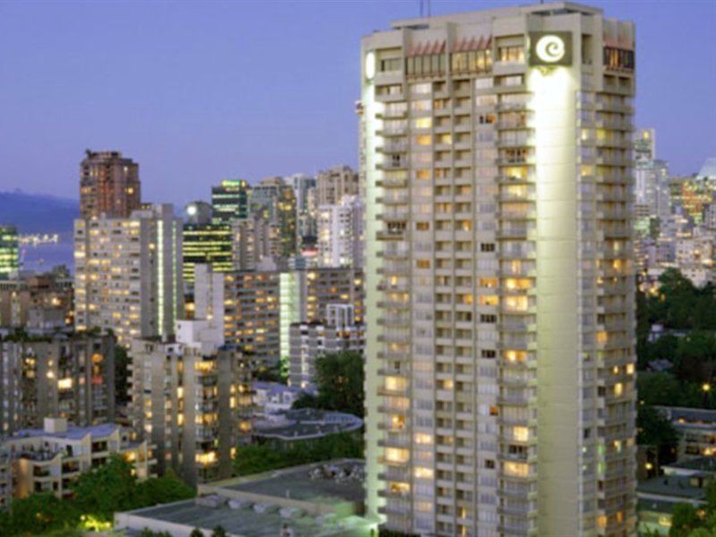 Coast Plaza Hotel And Suites Vancouver Exterior photo