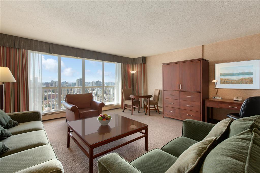 Coast Plaza Hotel And Suites Vancouver Exterior photo